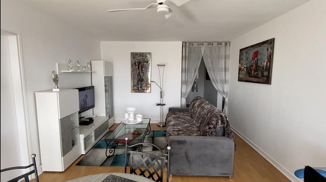 Le Mun-T2, 60M2, Balcons, Parking, Wifi, Linge, Produits, Face A La Gerdarmerie, Vue Cathedrale Reims Bagian luar foto