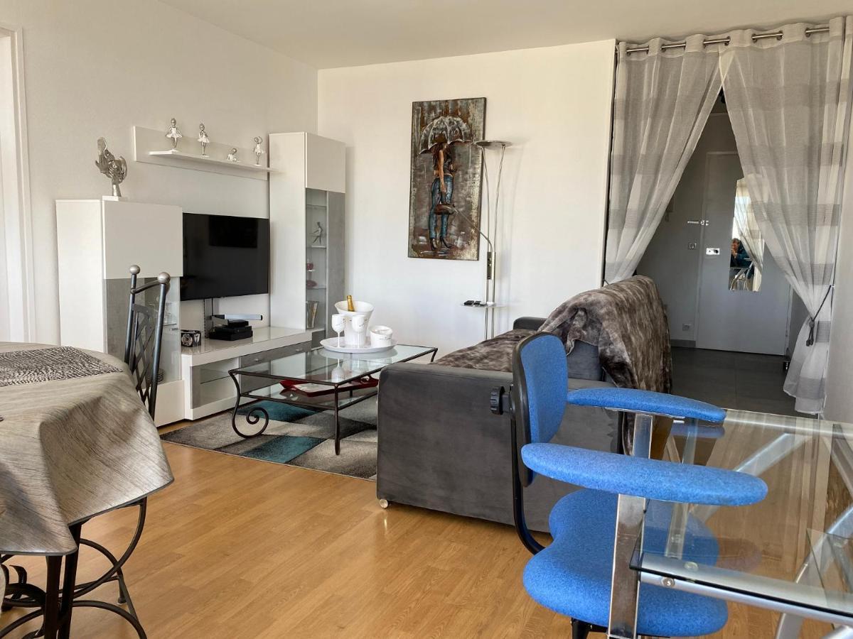 Le Mun-T2, 60M2, Balcons, Parking, Wifi, Linge, Produits, Face A La Gerdarmerie, Vue Cathedrale Reims Bagian luar foto